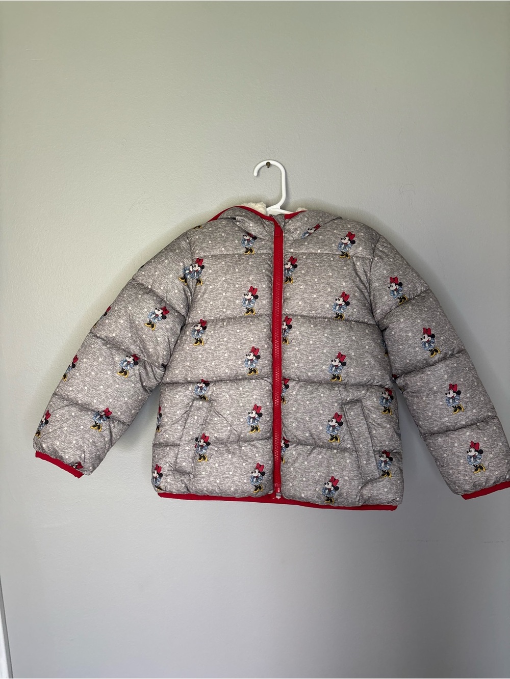 GAP Gray Puffer Jacket with Red Trim and Character Print 5T